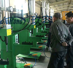 玖容品牌氣液增壓缸在客戶(hù)氣液鉚接機(jī)上的應(yīng)用